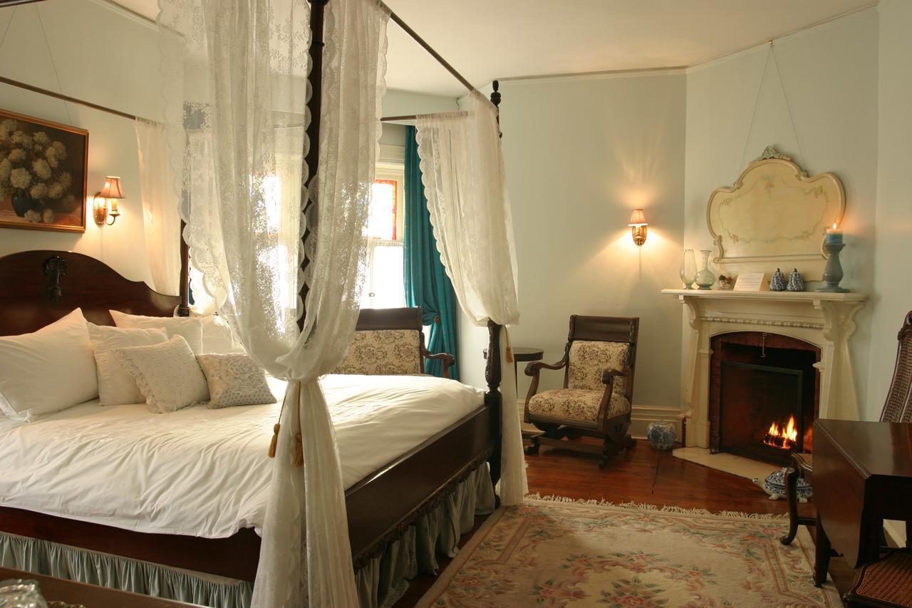 Grand Victorian Bed & Breakfast Niagara Falls Exterior photo